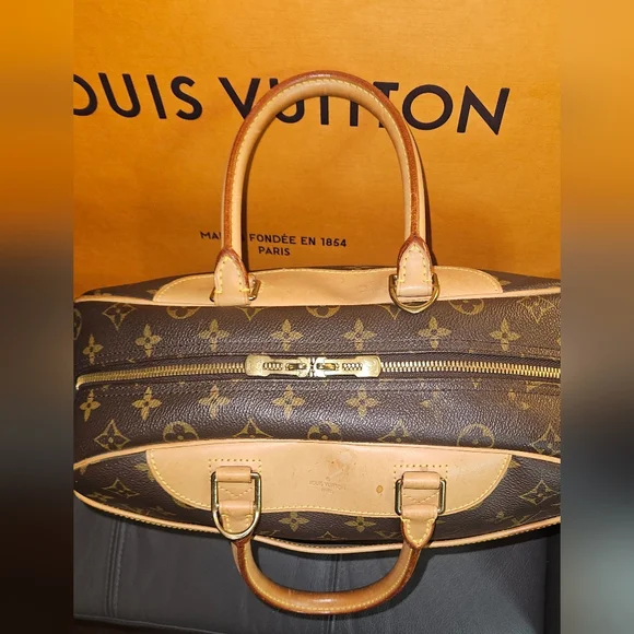 Louis Vuitton LV Deauville Monogram w/ Wallet - Picture 3 of 16